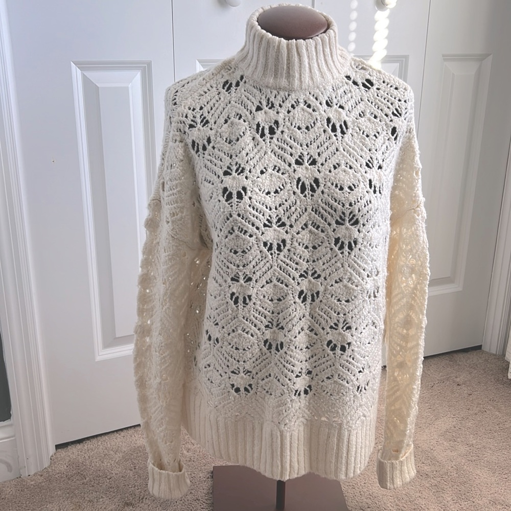 American Eagle Cream Crochet Knit Sweater M